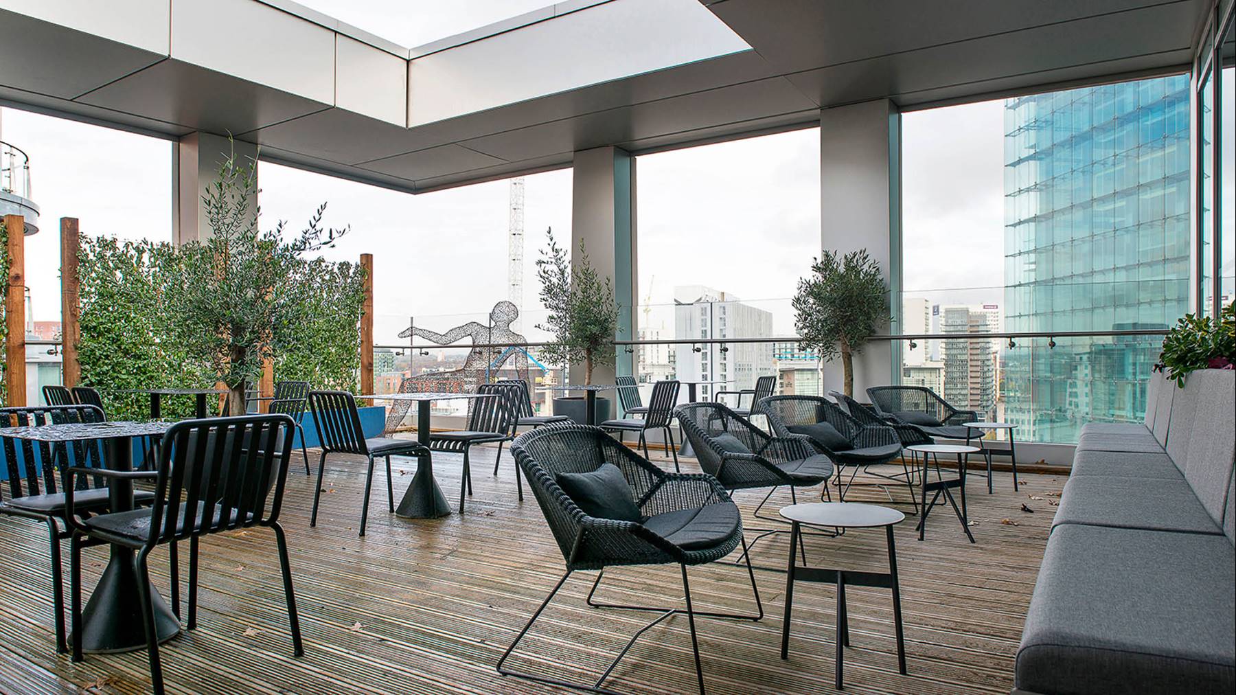 XYZ Building: Garden & Lounge, photo 2