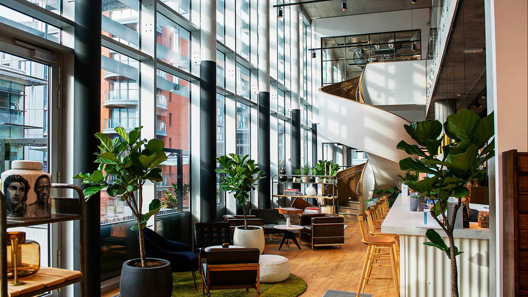 XYZ Building: Garden & Lounge, photo 3