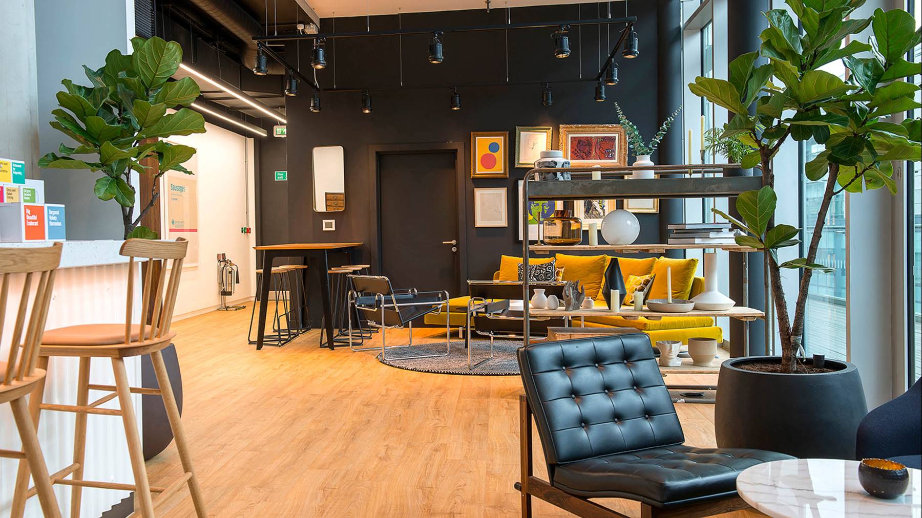 XYZ Building: Garden & Lounge, photo 4
