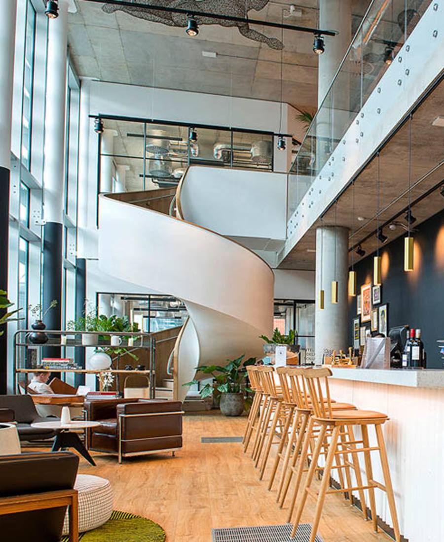 XYZ Building: Garden & Lounge